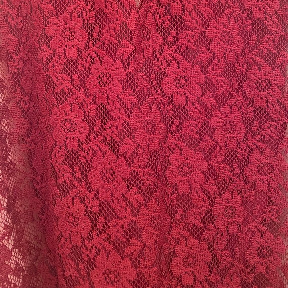 Wine colored flowered print blouse - Picture 4 of 8